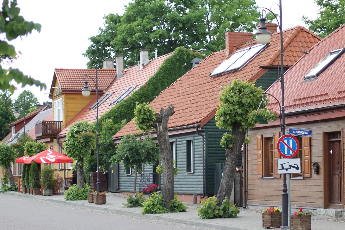 Drewniane Domy Tkaczy przy ulicy 3 Maja w Supraślu